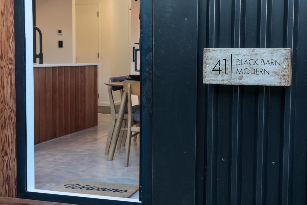 Black Barn Modern: Luxe Martinborough Escape מראה חיצוני תמונה