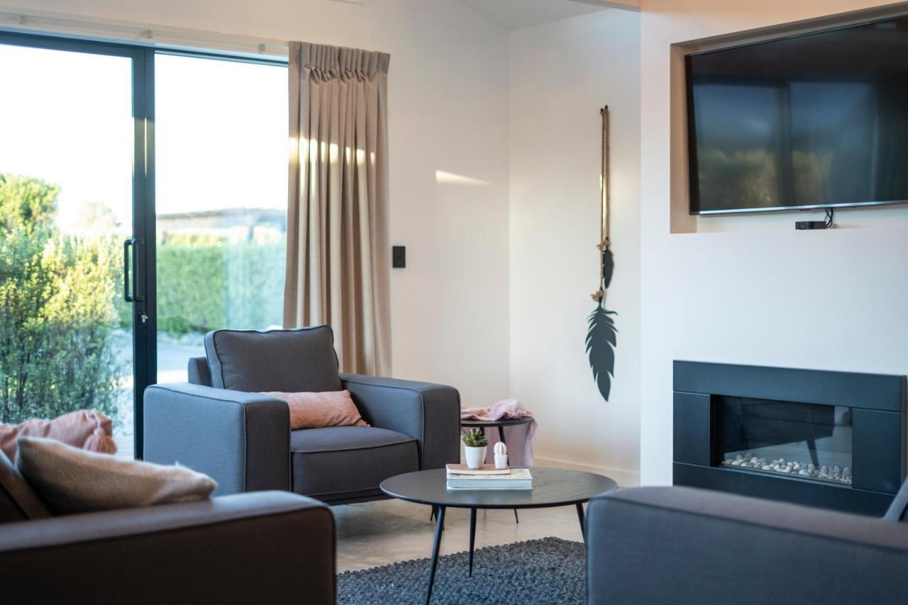 Black Barn Modern: Luxe Martinborough Escape מראה חיצוני תמונה